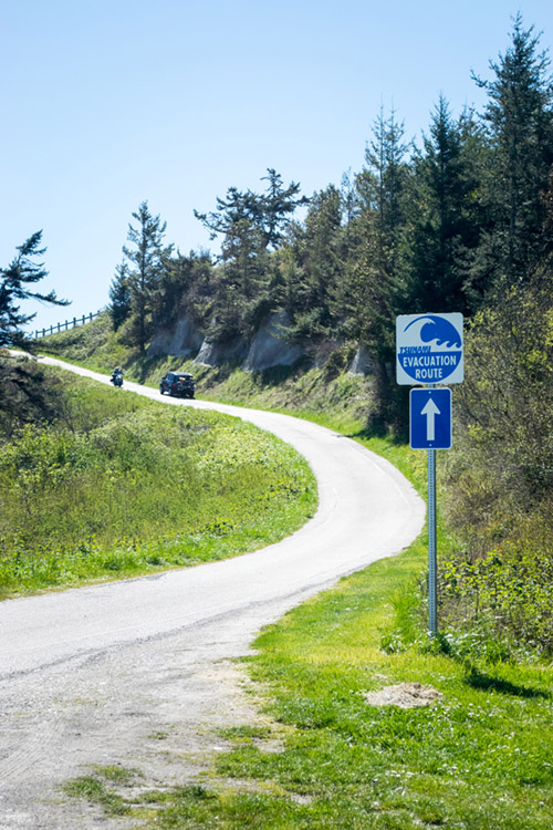 Tsunami evacuation sign and route